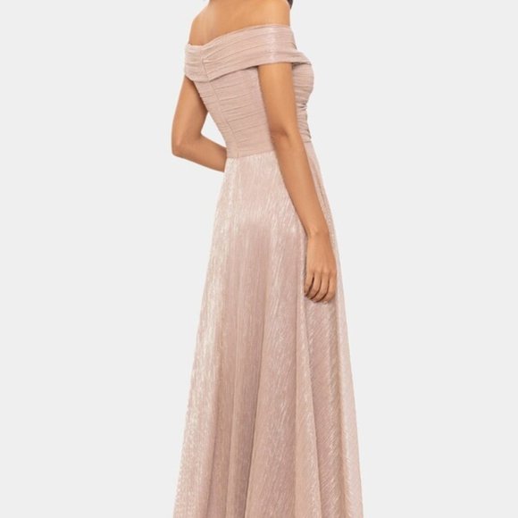 NWT - Betsy & Adam Off-The-Shoulder Ruched Crinkle Gown SIZE 6 - Picture 3 of 4